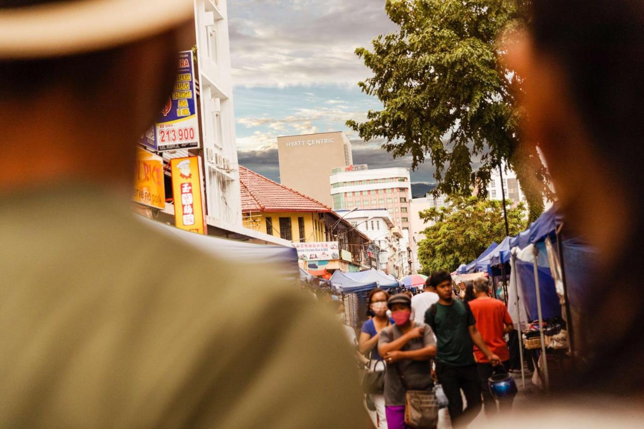 فندق Hyatt Centric كوتا كينابالو المظهر الخارجي الصورة Street vendors in Medellín
